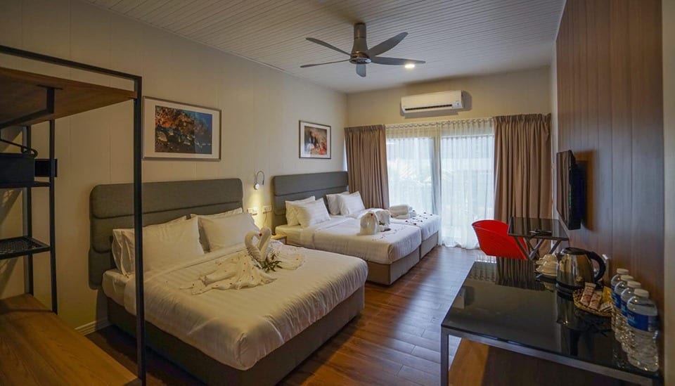 Tioman Aman Double Room Interior