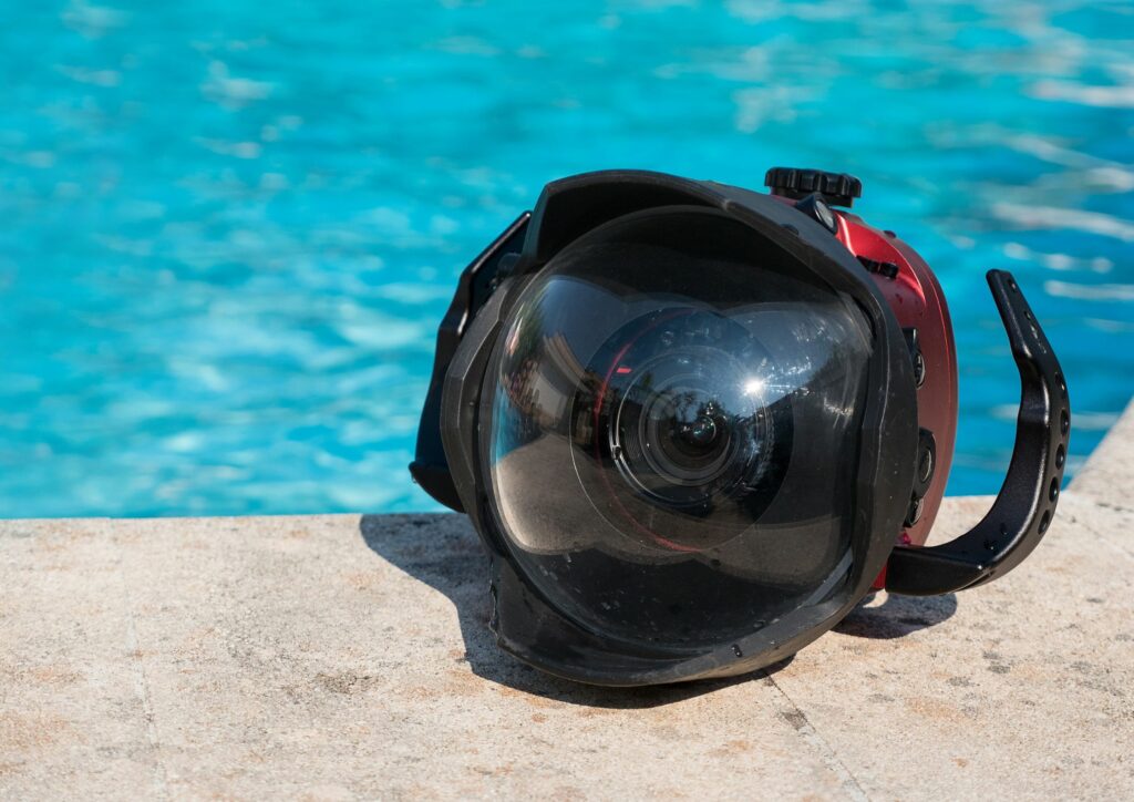 dive photography gear-camera with lens