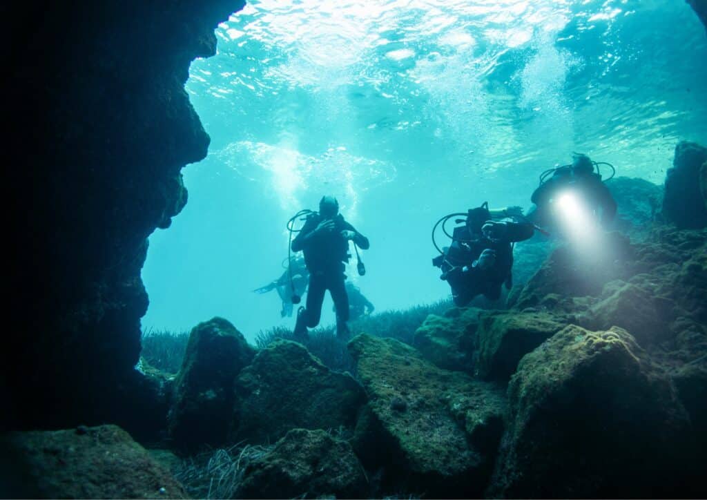 underwater adventure cave diving 2 divers