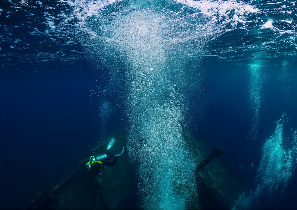 Sea Current - Diver splash